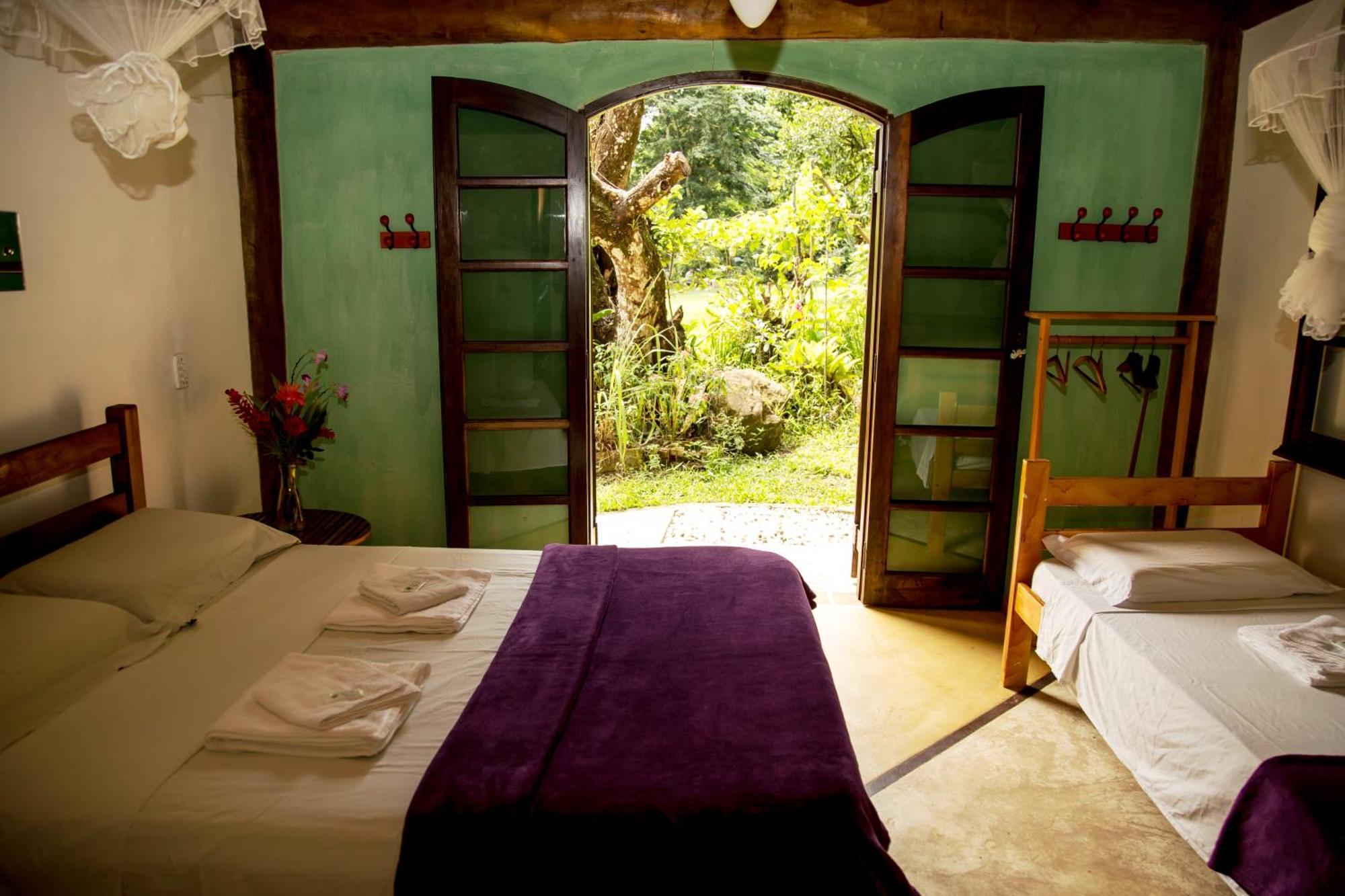 Paraty Paradiso Bilik gambar